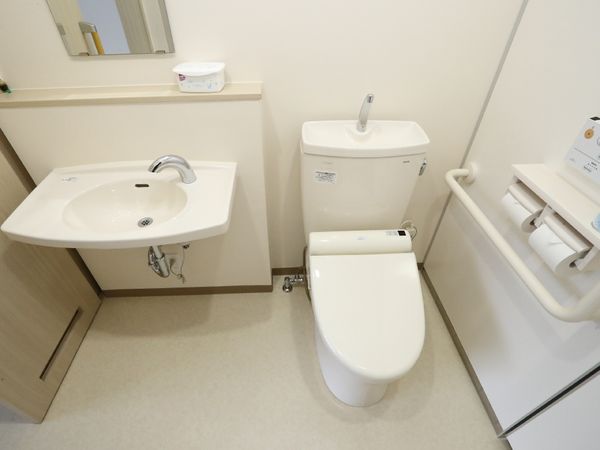 洗面台とトイレの設備