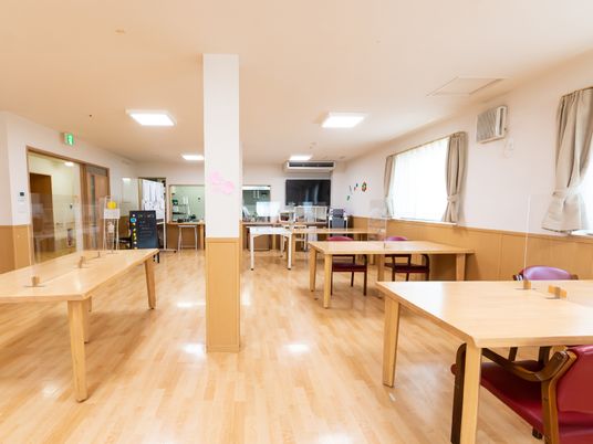 広々とした快適な食堂