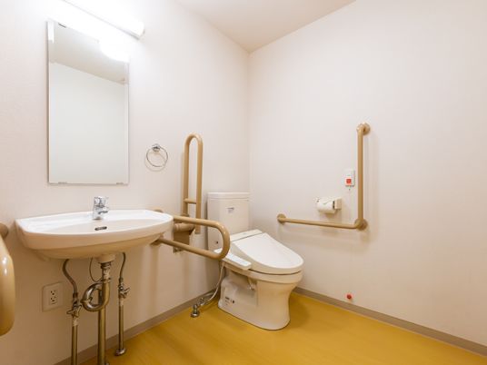 バリアフリー対応のトイレ