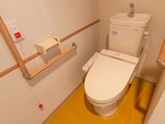 バリアフリー対応のトイレ