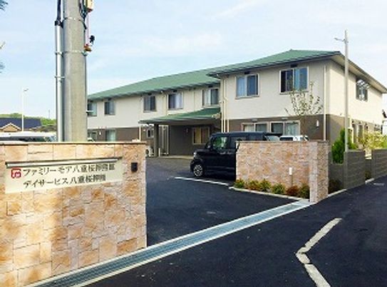 キレイな施設の外観
