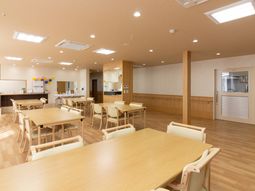 明るいダイニングスペース