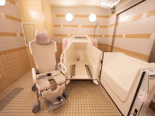 バリアフリーの浴室設備