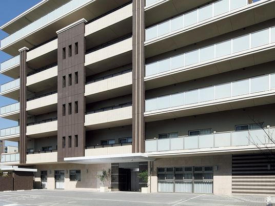 モダンな建物の外観