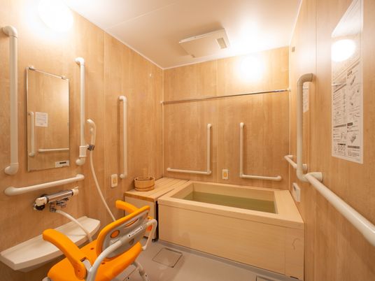 バリアフリー対応の浴室