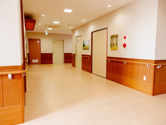 広々とした快適な廊下