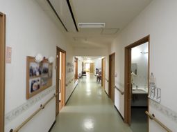 廊下と掲示物