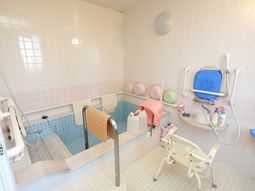 バリアフリーの浴室