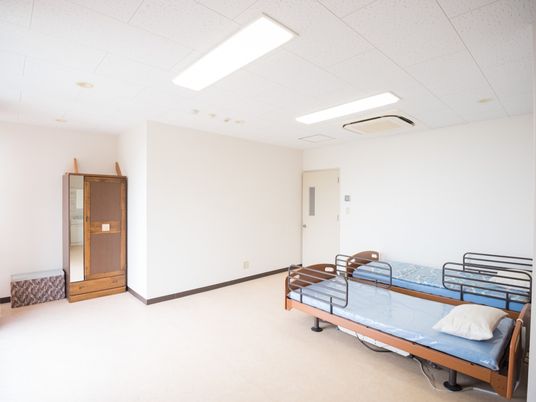 シンプルな居室内装