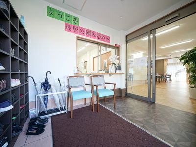 エントランスの明るい空間