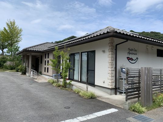 施設の外観風景