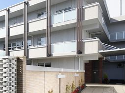 モダンな建物の外観