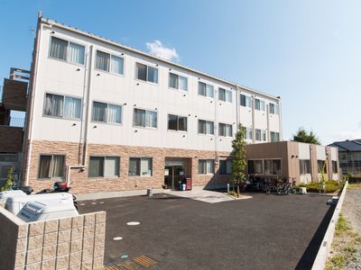 新築そうそうの施設外観