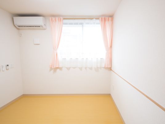 シンプルな空の部屋