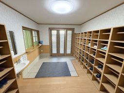 整理整頓された靴棚