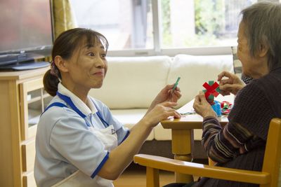 和やかな交流が見える居室