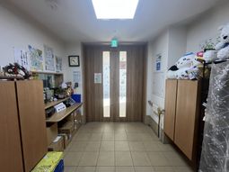 飾りが多い廊下