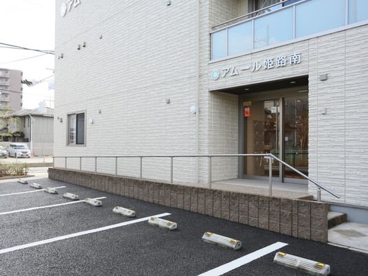 清潔な施設エントランス
