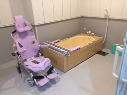 バリアフリーの浴室設備