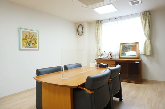 清潔な会議室