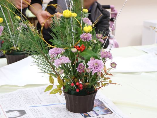 花を活けるレクリエーション