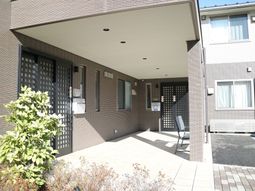 明るいエントランス風景