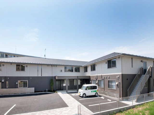 新築そうな施設外観 外観 きれいに整備された外観の施設です。静かな住宅地にあり、通勤も快適かと存じます。