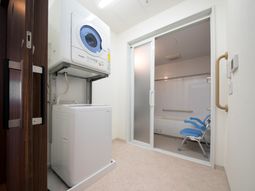 洗濯機と浴室の空間