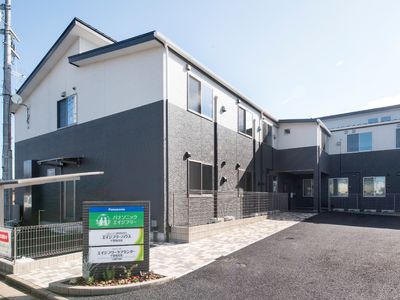 モダンな建物のエントランス