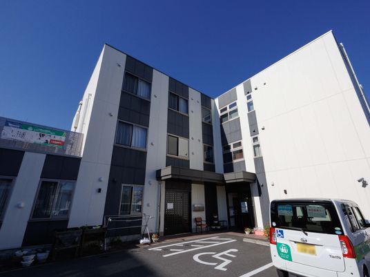 きれいな施設の外観