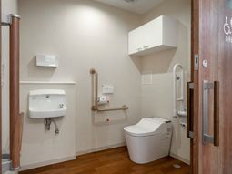 バリアフリートイレの内観