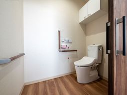 清潔なトイレの一室