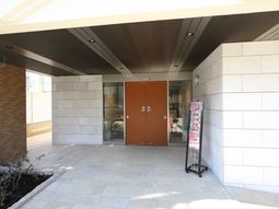 清潔感のあるエントランス