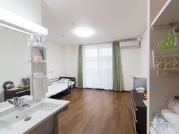 明るい居室の空間