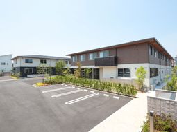 新しい建物の外観