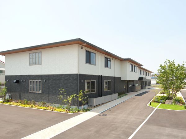 清潔感のある外観の建物