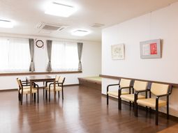 ゆったりとした明るい休憩室