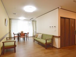 リビングの清潔な空間