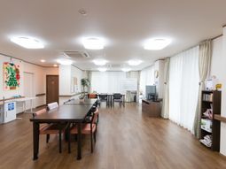 明るく広々とした共有スペース