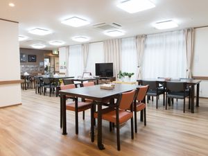 広々とした食堂空間