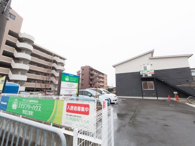 都市型施設の外観