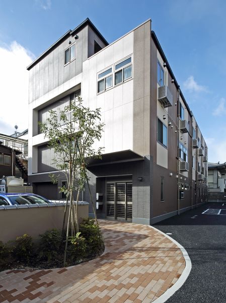 現代的な建物の外観