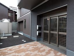 清潔感のあるエントランス