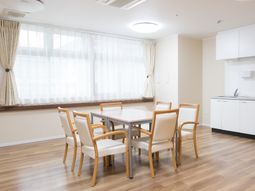 明るいダイニングスペース