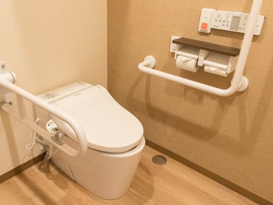 手すり付きトイレ設備