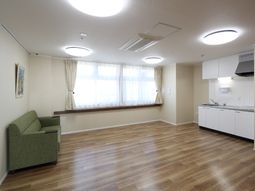 明るい居室の空間