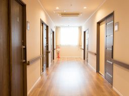 暖かみのある廊下