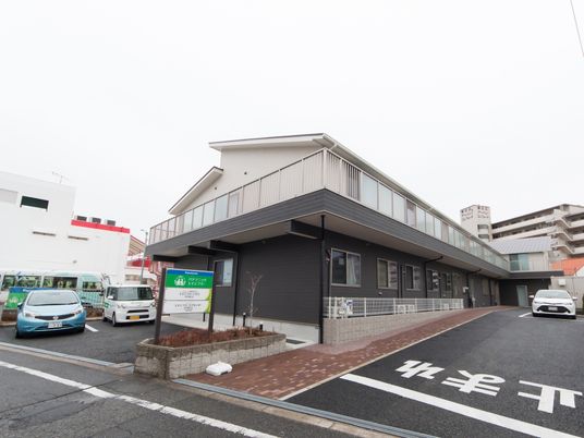 シンプルな建物外観