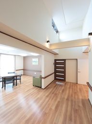 明るい広々ラウンジ