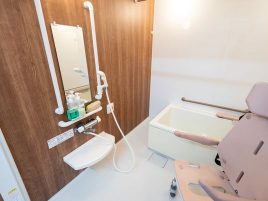 バリアフリー対応の浴室